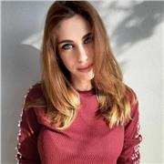 Studentessa universitaria offre lezioni di spagnlolo